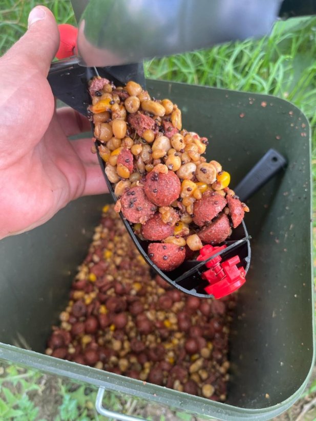 SPOD MIX s TYGŘÍM OŘECHEM - Druh:: JEZERO, Hmotnost:: 2,8 kg