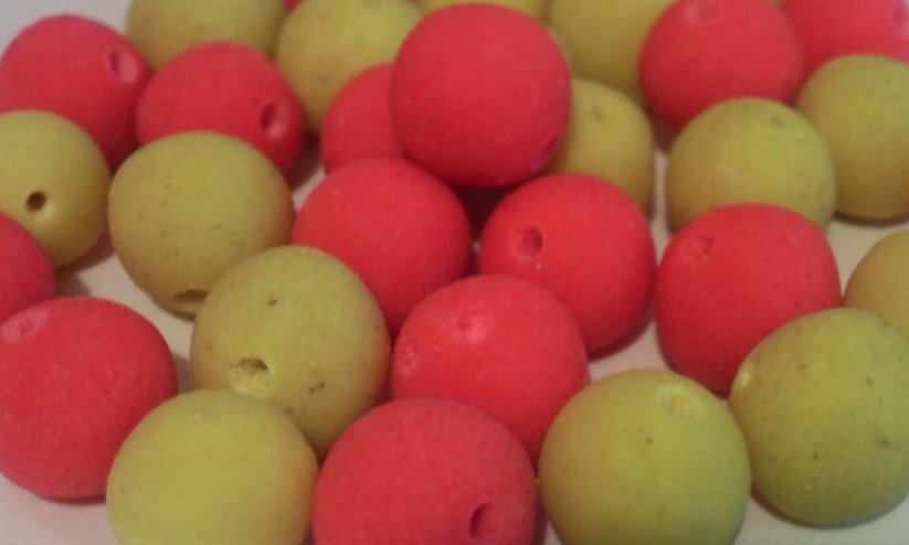 Boilies Method feeder 8mm s dirkou - Druh:: Česnek